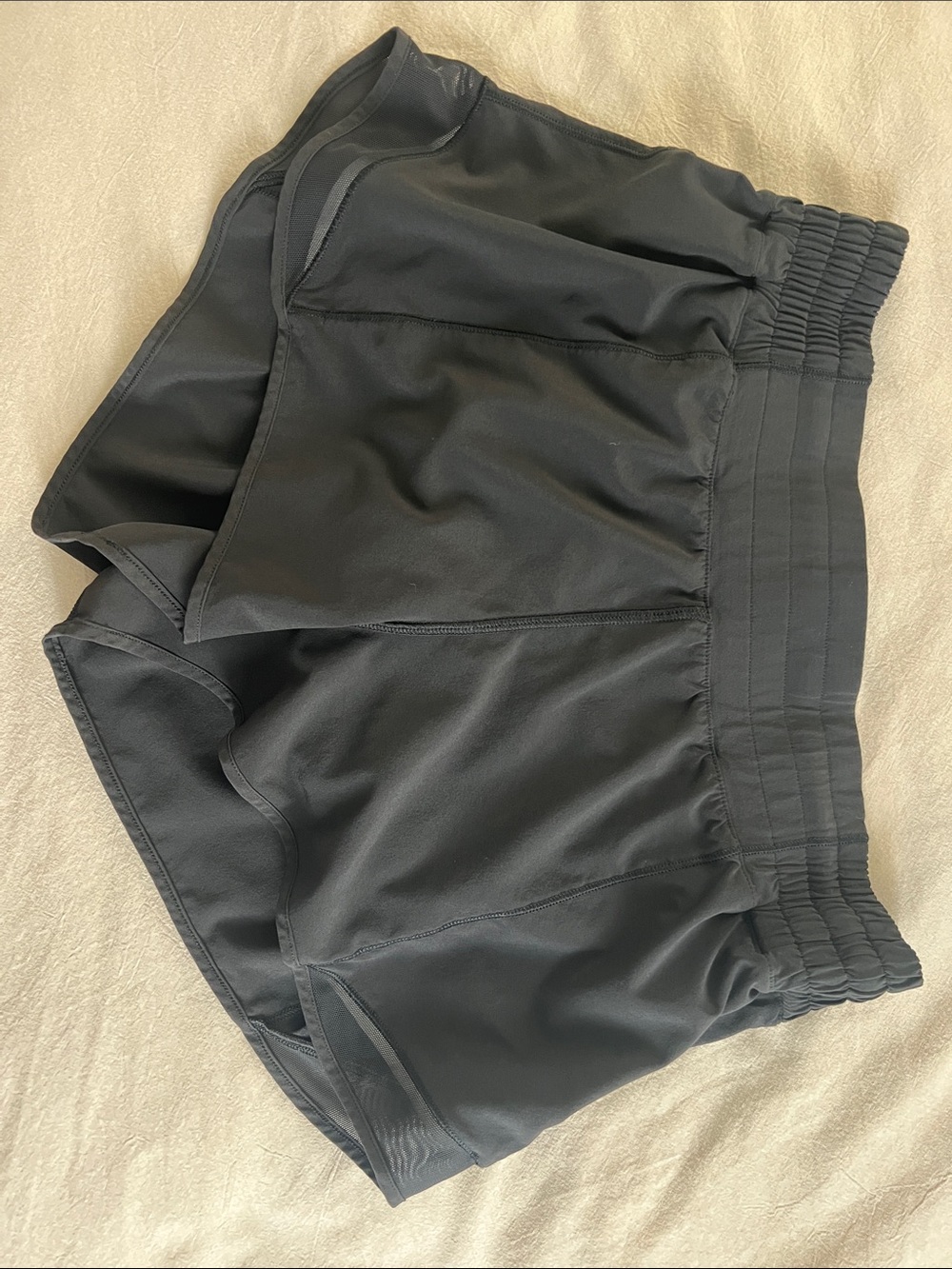 lululemon Hotty hot Shorts 2.5”